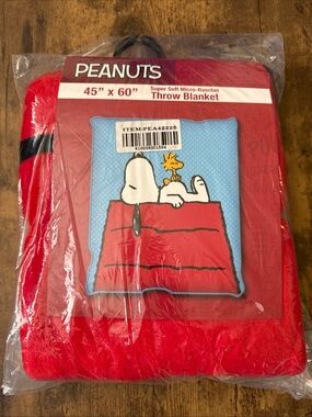PEANUTS BLANKET